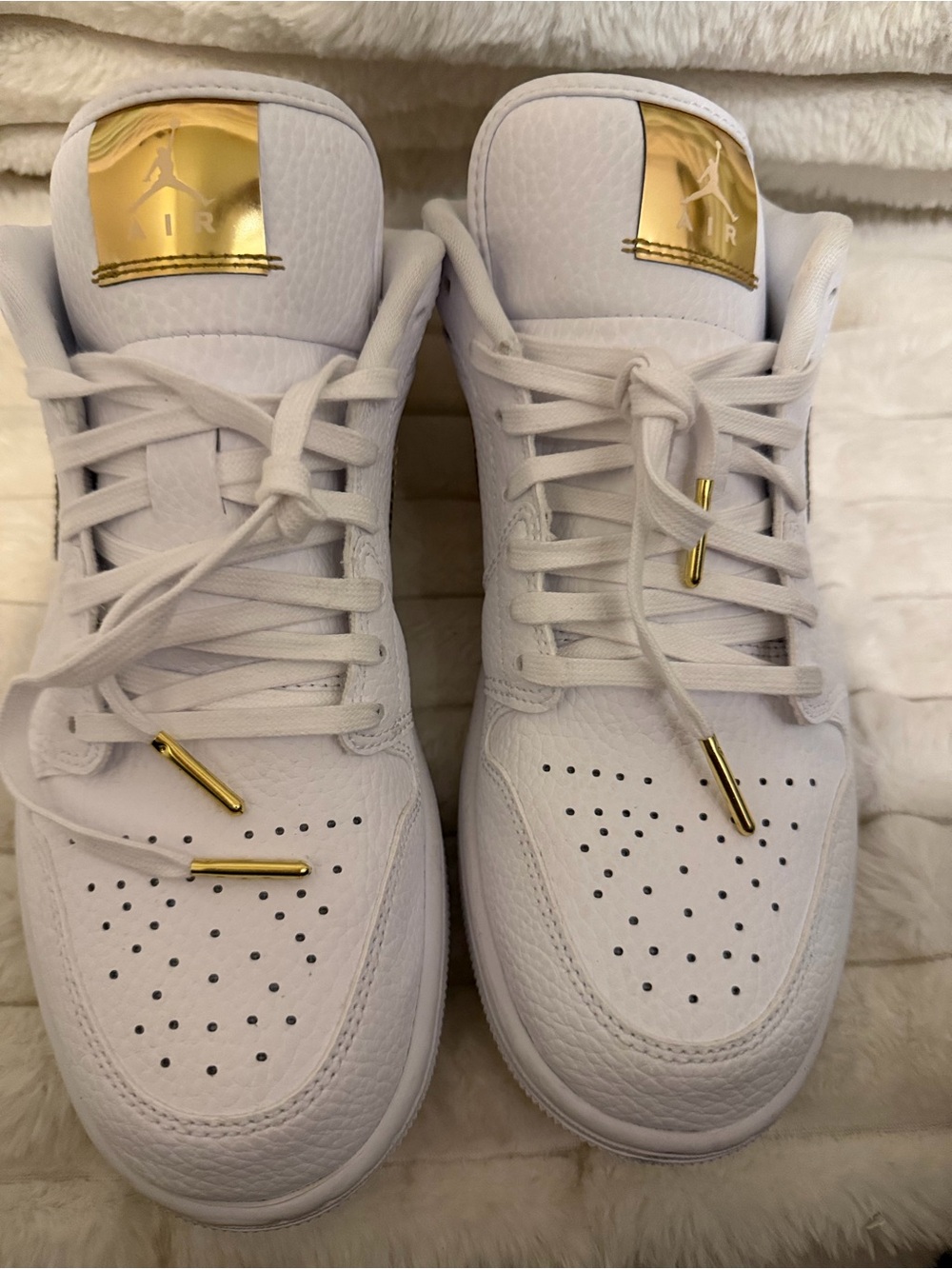 Women's Jordan 1 Low SE White/ Metallic Gold-White (CZ4776 100)